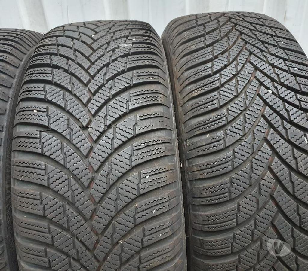 Pièces et services auto Loire St Etienne - Photos Vivastreet 4 roues neige 205 55 16 91T Renault Captur envoi possible