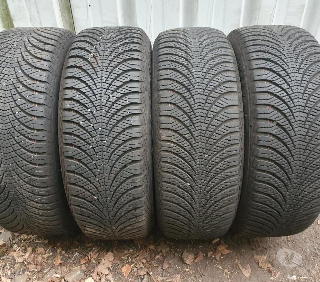 Pièces et services auto Loire St Etienne - Photos Vivastreet 4 roues neige alu Peugeot 208 en 195 55 16 87H Goodyear envo