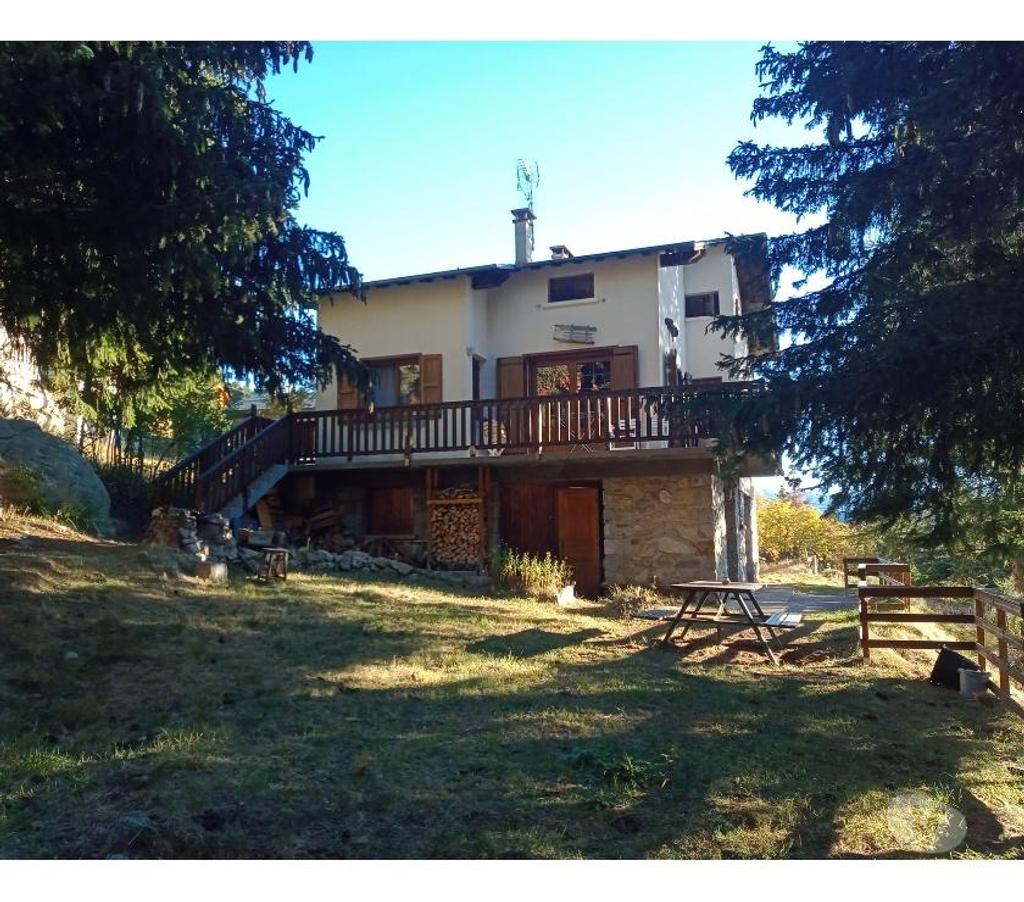 location saisonniere Pyrénées-Orientales Les Angles - 66210 - Photos Vivastreet chalet 4 faces face au lac