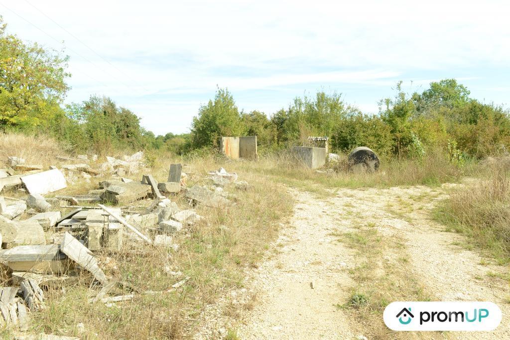 Terrain à vendre Lot Floressas - 46700 - Photos Vivastreet (V6244) Terrain constructible de 4600 m2 à FLORESSAS