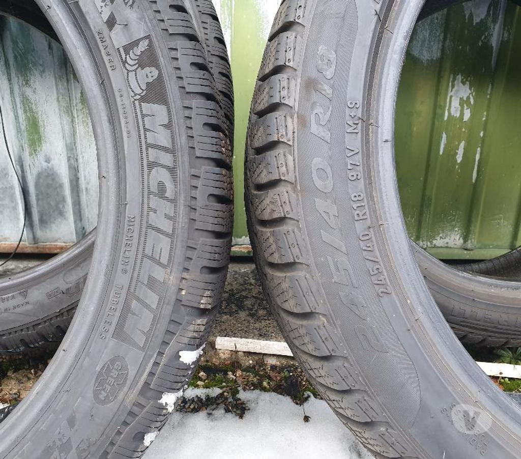 Pièces et services auto Loire St Etienne - Photos Vivastreet 4 pneus neige 245 40 18 97V Michelin TBE envoi possible