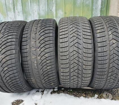 Pièces moteur et accessoires auto St Etienne St Etienne - Photos Vivastreet 4 pneus neige 245 40 18 97V Michelin TBE envoi possible