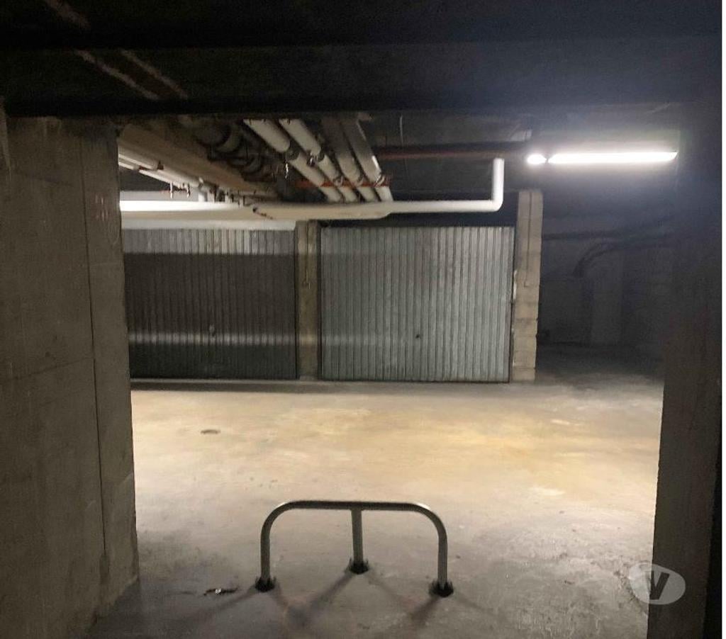 Parkings - Garages Paris Paris 12ème ardt - 75012 - Photos Vivastreet Parking moto – 50€mois - Paris 12ème - Métro BastilleLedru