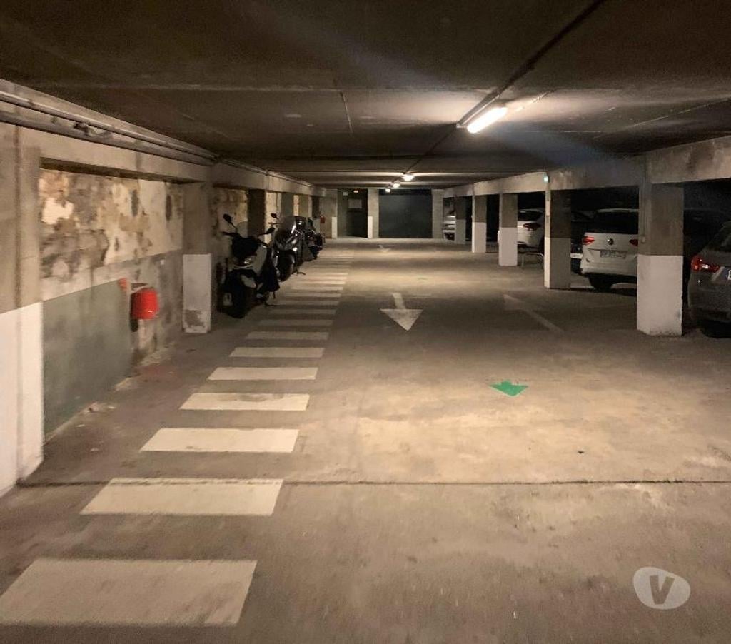 Parkings - Garages Paris Paris 12ème ardt - 75012 - Photos Vivastreet Parking moto – 50€mois - Paris 12ème - Métro Porte Dorée