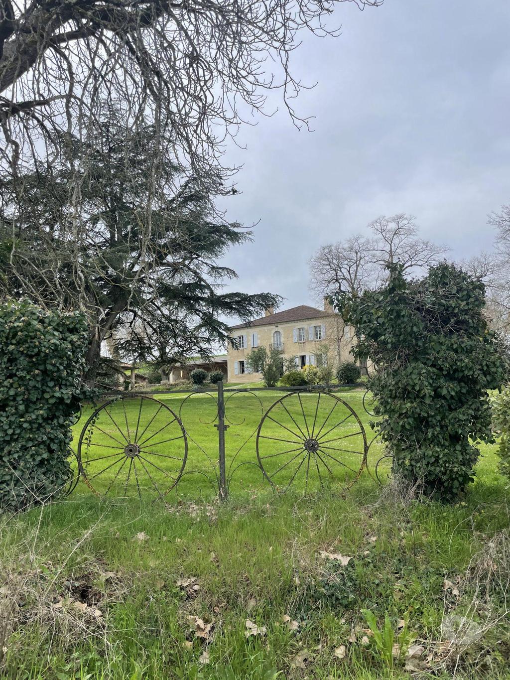 Vente Maison Gers L'Isle Arne - 32270 - Photos Vivastreet Belle demeure de caractère à Rafraîchir
