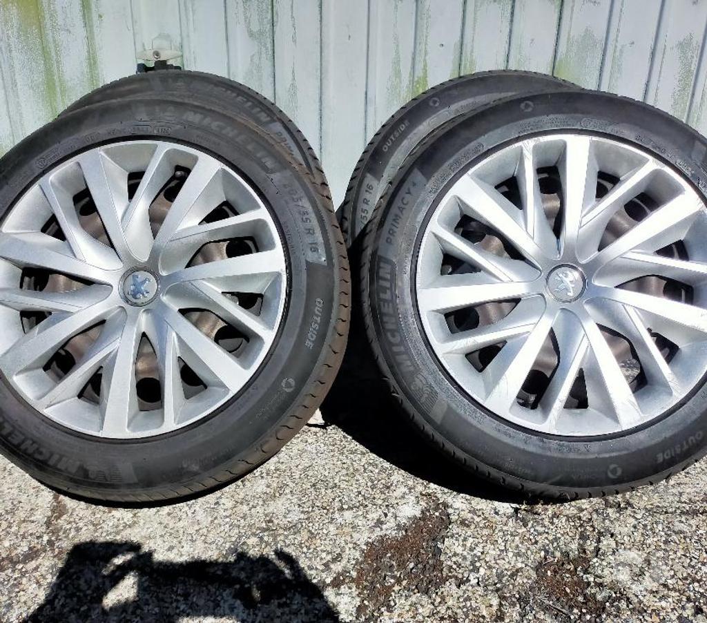 Pièces et services auto Loire St Etienne - Photos Vivastreet 4 roues été 205 55 16 91V Michelin Peugeot Citroen 