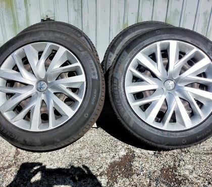 Pièces détachées automobile St Etienne St Etienne - Photos Vivastreet 4 roues été 205 55 16 91V Michelin Peugeot Citroen