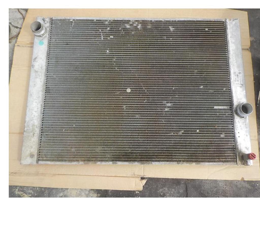Pièces et services auto Pyrénées-Orientales Perpignan - Photos Vivastreet radiateur bmw e60 modele essence type 2.5L ET 3.0