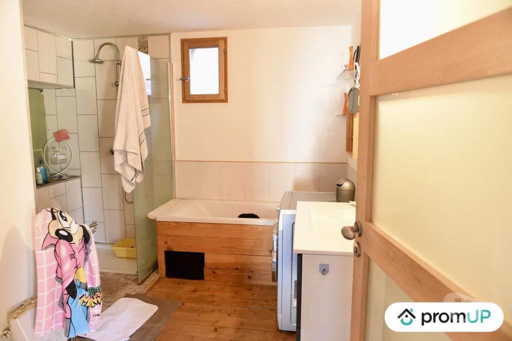 Appartements à vendre Gard Bellegarde - 30127 - Photos Vivastreet (V5115) Appartement atypique en duplex 102 m²