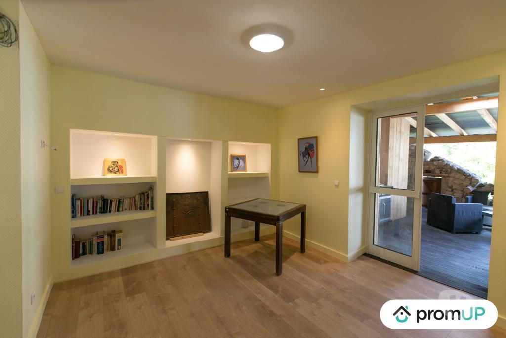 Vente Immeuble Doubs Abbenans - 25340 - Photos Vivastreet (V6159) Superficie à aménager de 267m2 à ABBENANS