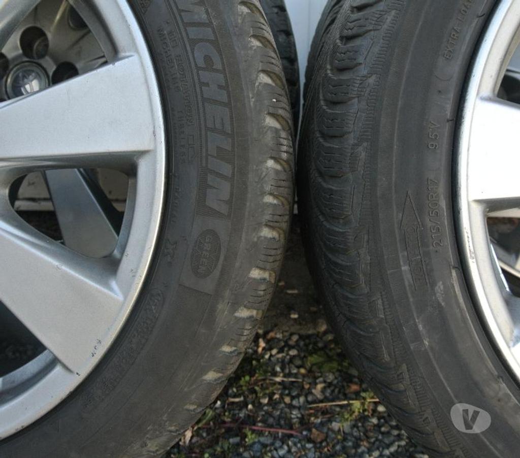 Pièces et services auto Loire St Etienne - Photos Vivastreet 4 roues neige Alu 215 50 17 95V TOYOTA TBE envoi possible