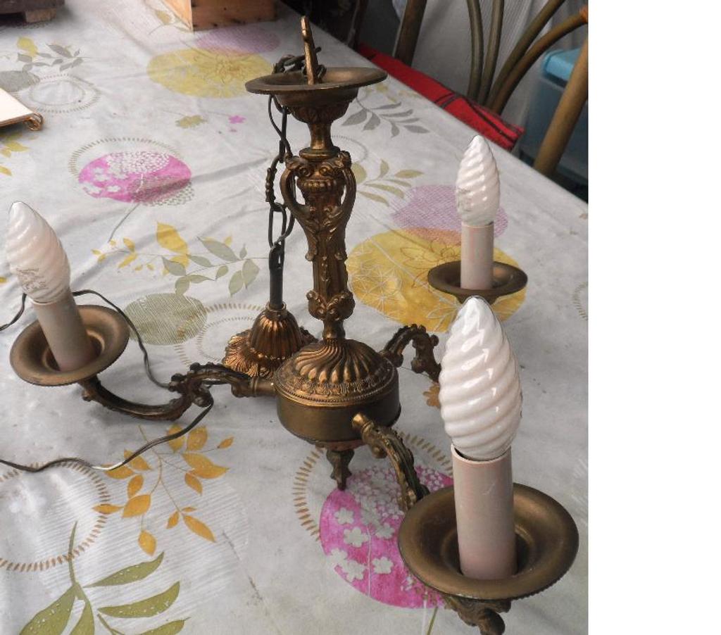 Décoration - art Hérault Castries - 34160 - Photos Vivastreet Lustre ancien 3 branches en bronze de la1ère partie du XXème