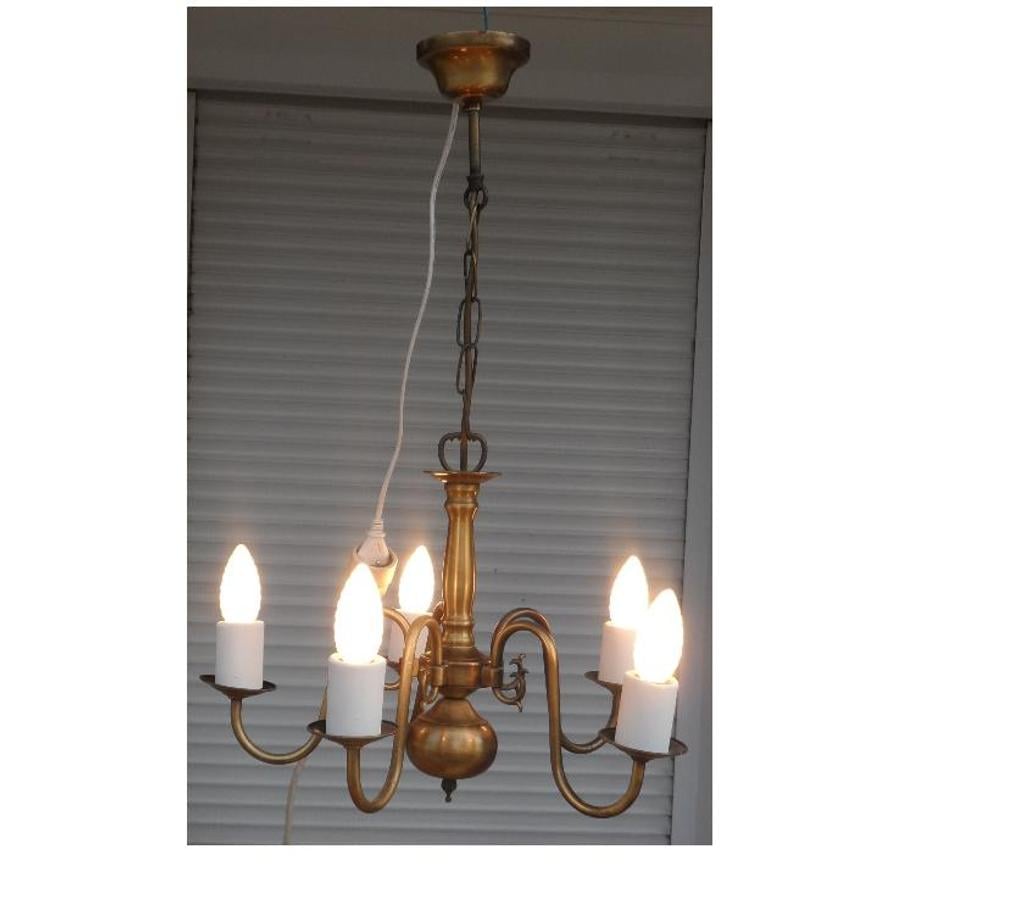 Décoration - art Hérault Castries - 34160 - Photos Vivastreet Lustre ancien en laiton 5 branches douille à vis petit culot