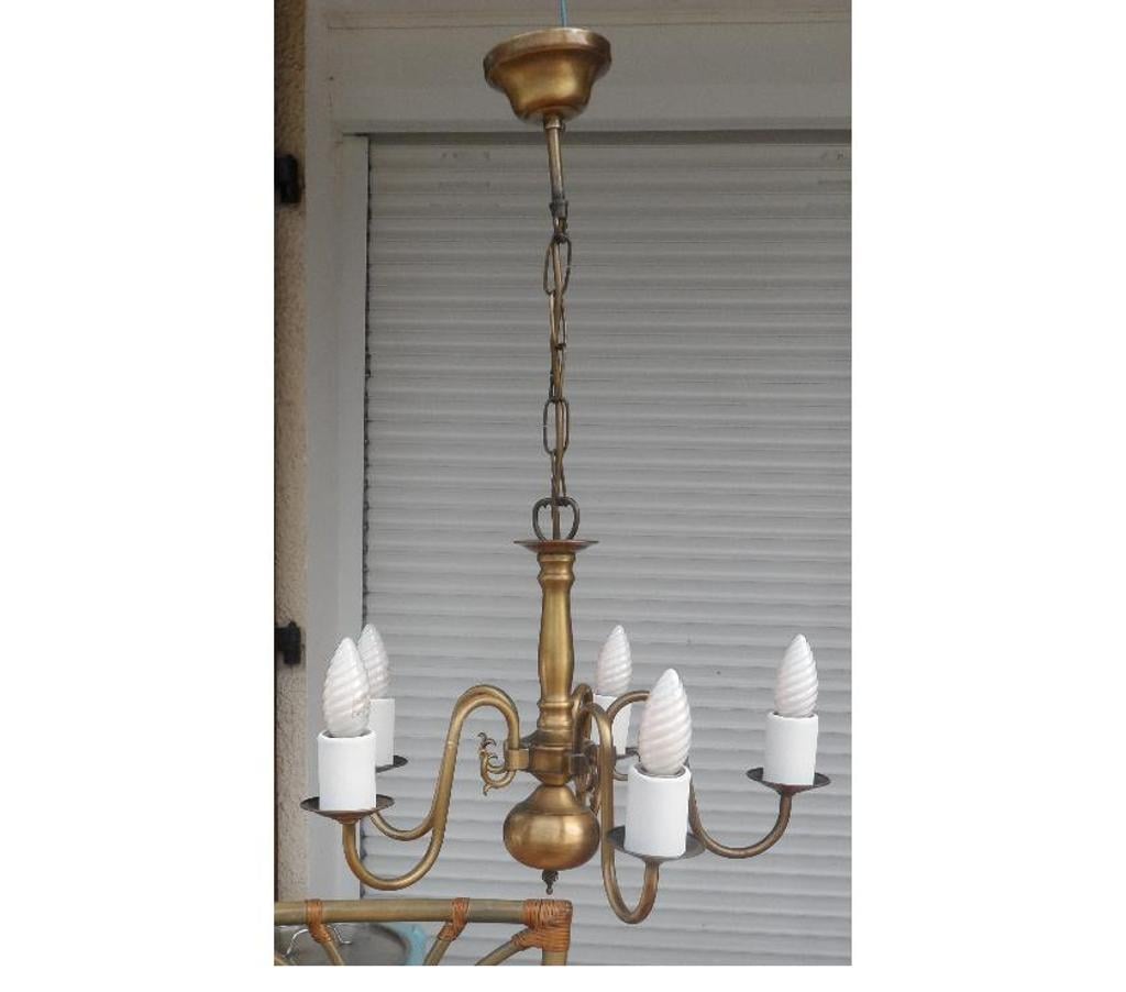 Décoration - art Hérault Castries - 34160 - Photos Vivastreet Lustre ancien en laiton 5 branches douille à vis petit culot