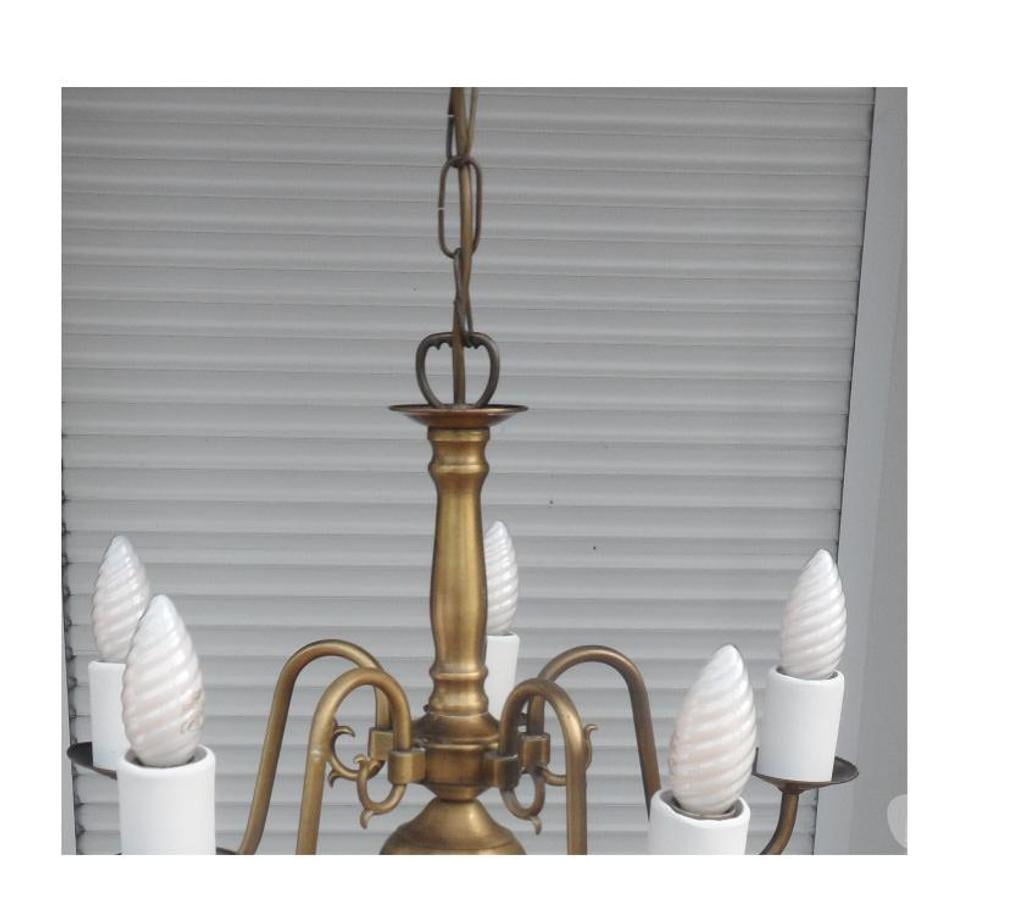 Décoration - art Hérault Castries - 34160 - Photos Vivastreet Lustre ancien en laiton 5 branches douille à vis petit culot