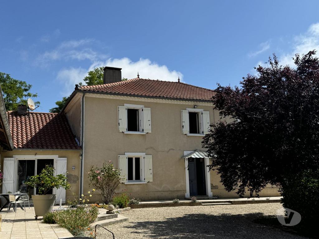 Vente Maison Gers Seissan - Photos Vivastreet Superbe maison de maitre avec appartement et dependances, vue Py