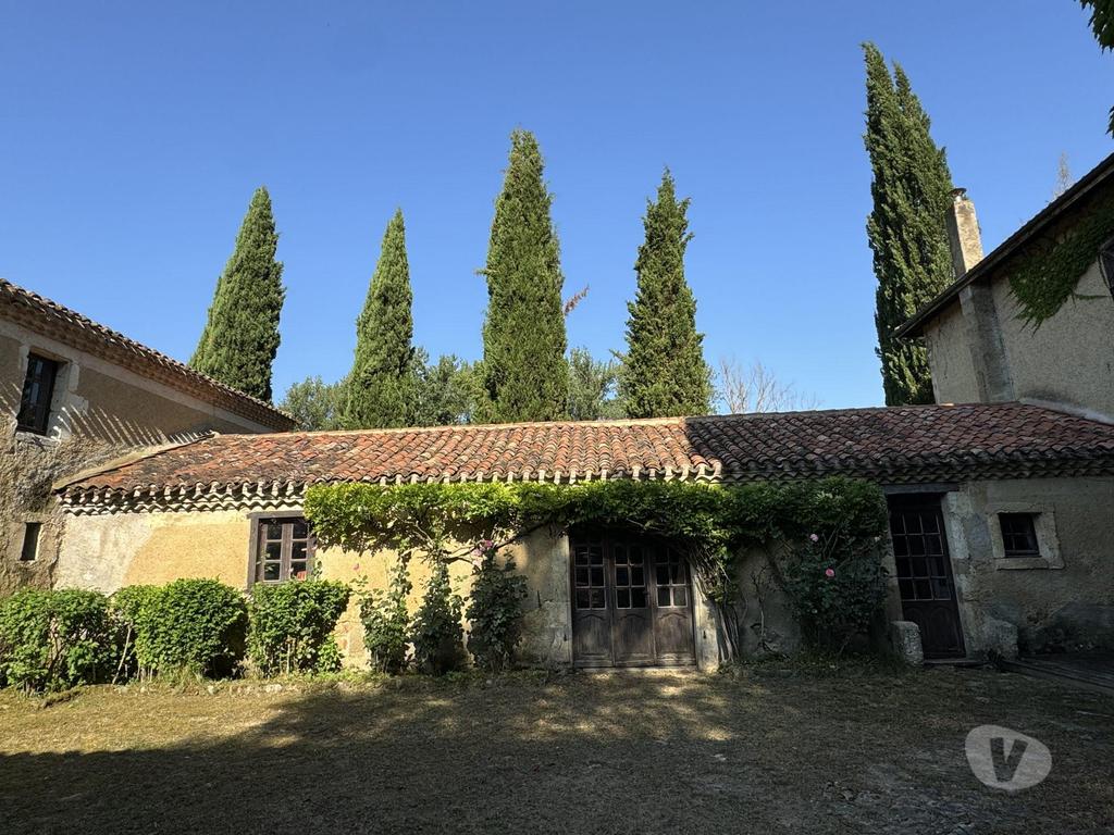 Vente Maison Gers Auch - 32000 - Photos Vivastreet Magnifique manoir avec des origines au 15ieme siècle, avec sa m