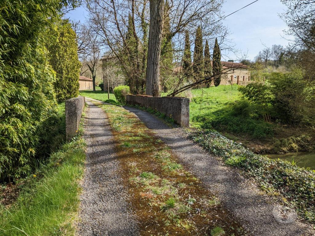 Vente Maison Gers Auch - 32000 - Photos Vivastreet Magnifique manoir avec des origines au 15ieme siècle, avec sa m