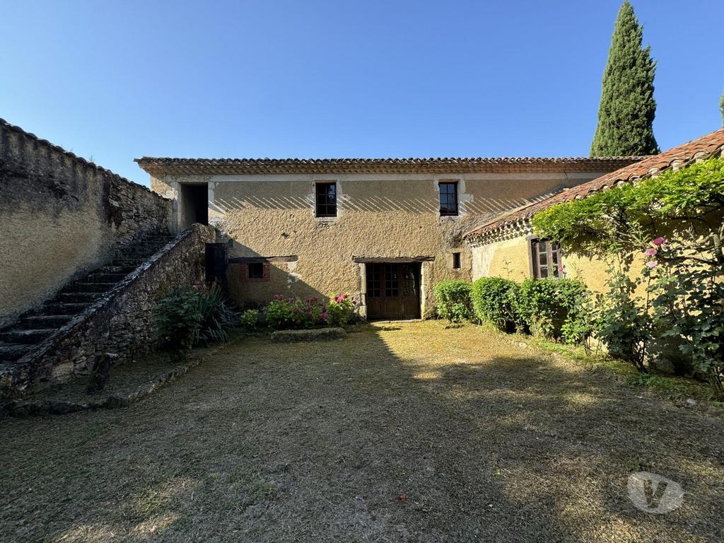 Vente Maison Gers Auch - 32000 - Photos Vivastreet Magnifique manoir avec des origines au 15ieme siècle, avec sa m