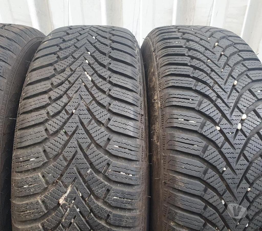 Pièces et services auto Loire St Etienne - Photos Vivastreet 4 roues neige Renault Clio 4 185 65 15 88T Envoi possible