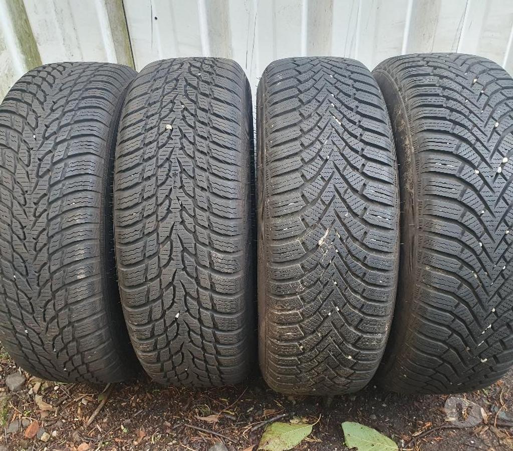 Pièces et services auto Loire St Etienne - Photos Vivastreet 4 roues neige Renault Clio 4 185 65 15 88T Envoi possible