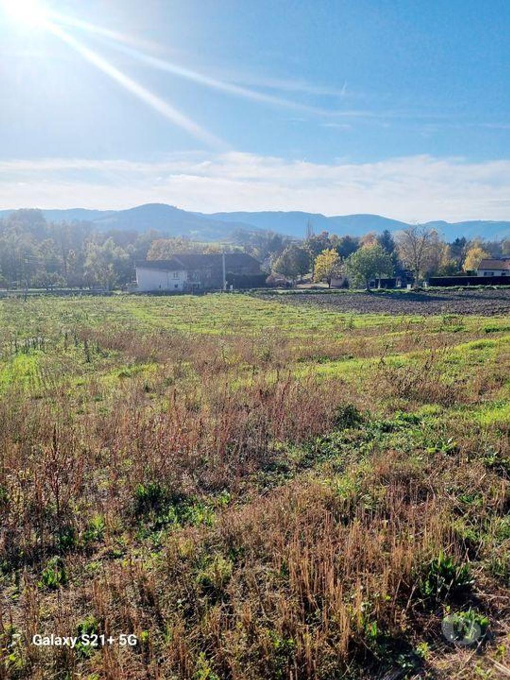 Terrain à vendre Haute-Loire Rosieres - 43800 - Photos Vivastreet Terrain viabilisé, 1600m² dans le bourg de Rosières