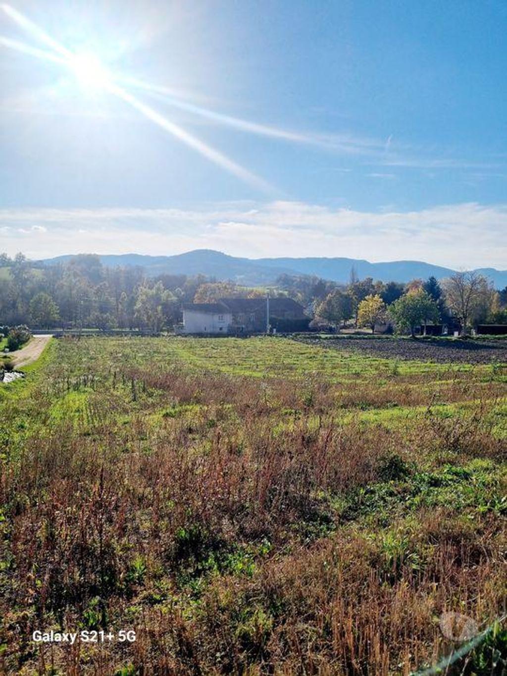 Terrain à vendre Haute-Loire Rosieres - 43800 - Photos Vivastreet Terrain viabilisé, 1600m² dans le bourg de Rosières