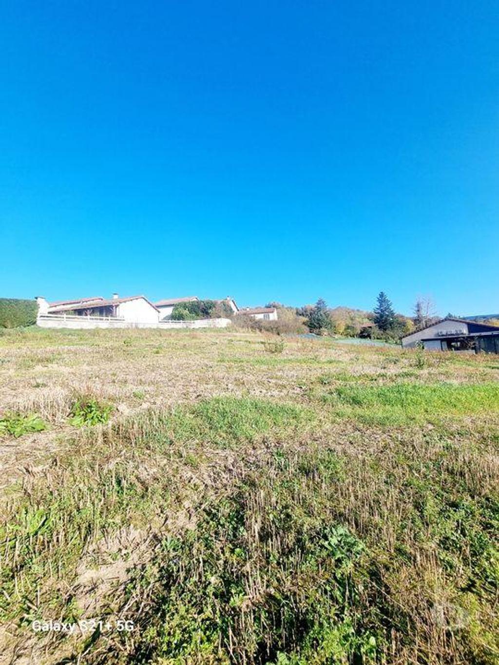 Terrain à vendre Haute-Loire Rosieres - 43800 - Photos Vivastreet Terrain viabilisé, 1600m² dans le bourg de Rosières