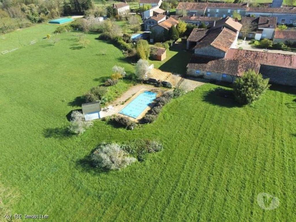 Vente Maison Charente Cellefrouin - 16260 - Photos Vivastreet Maison 4 Chambres, Dépendances, Grand Terrain et Piscine