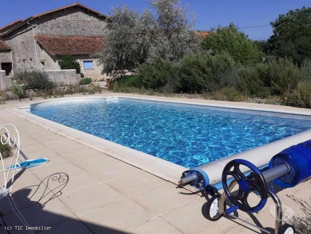 Vente Maison Charente Cellefrouin - 16260 - Photos Vivastreet Maison 4 Chambres, Dépendances, Grand Terrain et Piscine