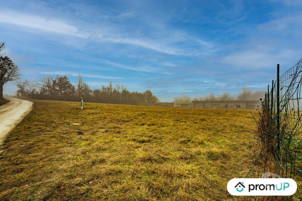 Terrain à vendre Lot Bagat en Quercy - 46800 - Photos Vivastreet (VT1182) Grand terrain clos de 2 444 m²