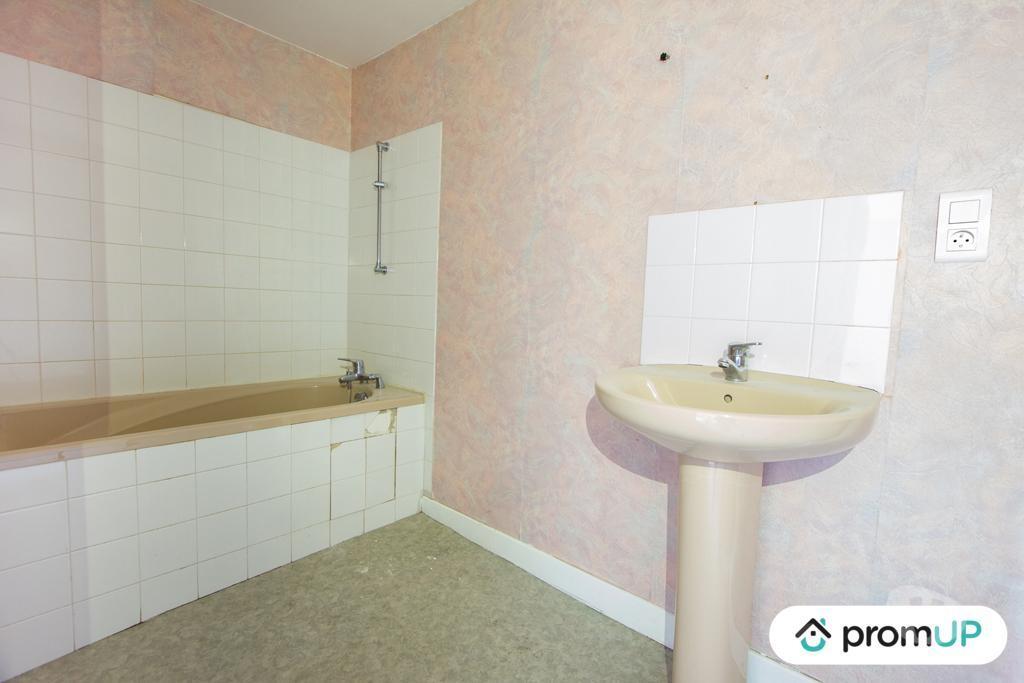 Vente Maison Allier Villefranche d'Allier - Photos Vivastreet (VM4072) Grande maison dans l'Allier au cœur du Bocage...