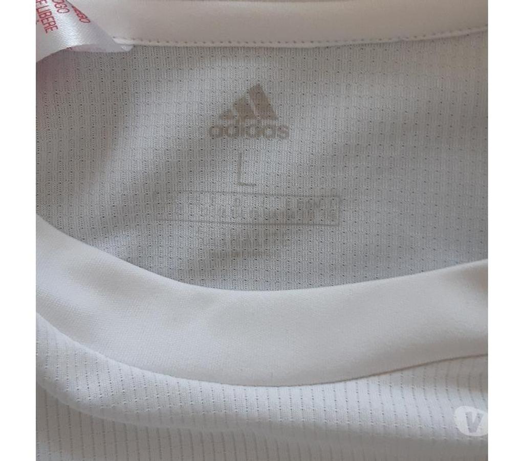 Vêtements occasion Marne Courcy - 51220 - Photos Vivastreet maillot real de madrid adidas taille L (1314 ans) enfant