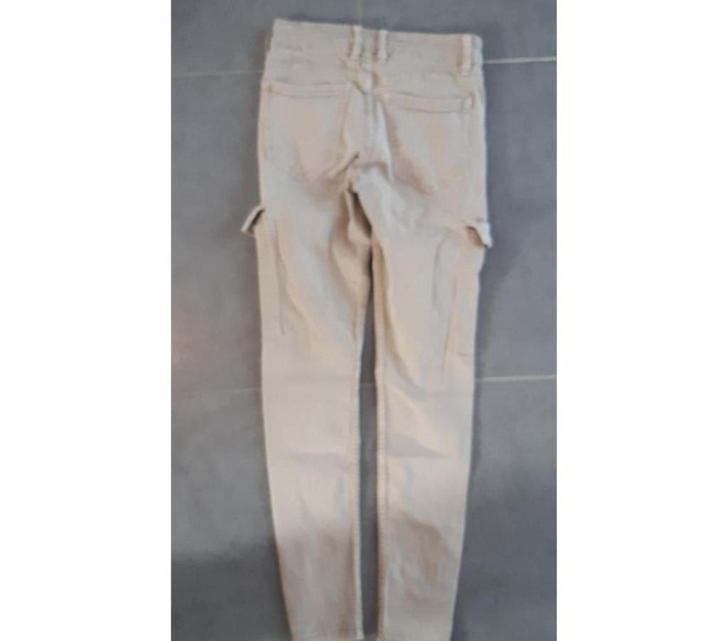 Vêtements occasion Marne Courcy - 51220 - Photos Vivastreet pantalon beige fille 12 ans (EUR 34) Bershka