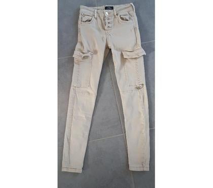 Vêtements occasion Courcy Marne - Photos Vivastreet pantalon beige fille 12 ans (EUR 34) Bershka