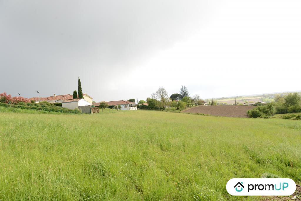 Terrain à vendre Lot-et-Garonne Castelnau sur Gupie - 47180 - Photos Vivastreet (V6612) Terrain constructible de 1000 m2 à CASTELNAU-SUR-GUPIE