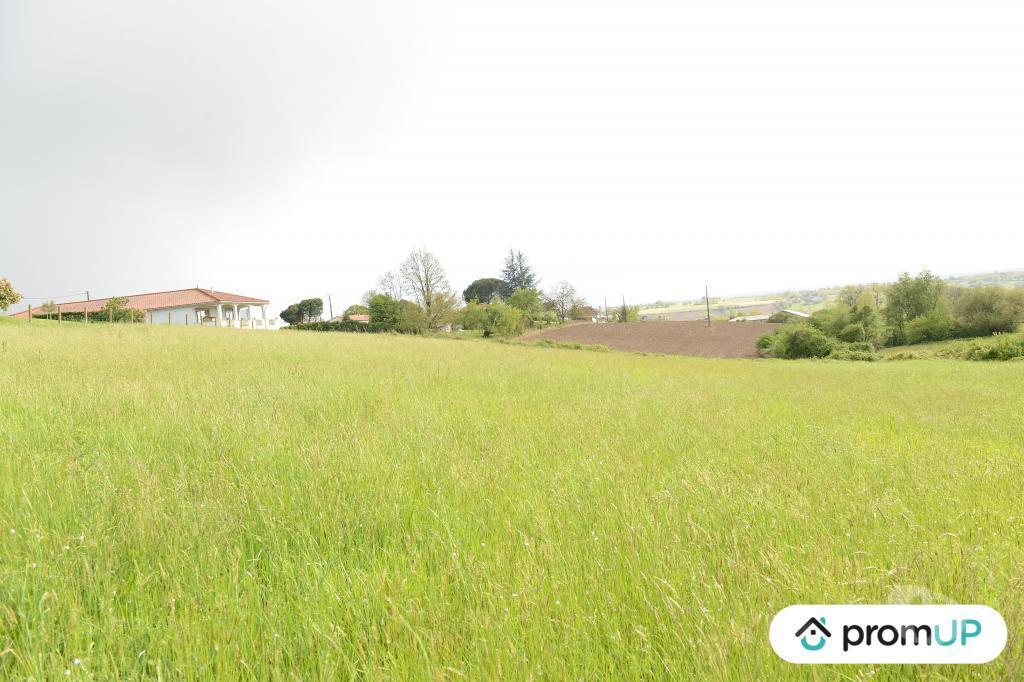 Terrain à vendre Lot-et-Garonne Castelnau sur Gupie - 47180 - Photos Vivastreet (V6612) Terrain constructible de 1000 m2 à CASTELNAU-SUR-GUPIE