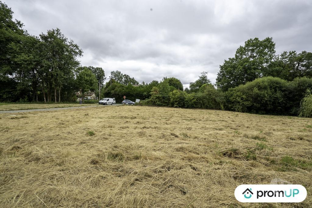 Terrain à vendre Haute-Vienne St Victurnien - 87420 - Photos Vivastreet (VT524) Terrain constructible de 1150 m²