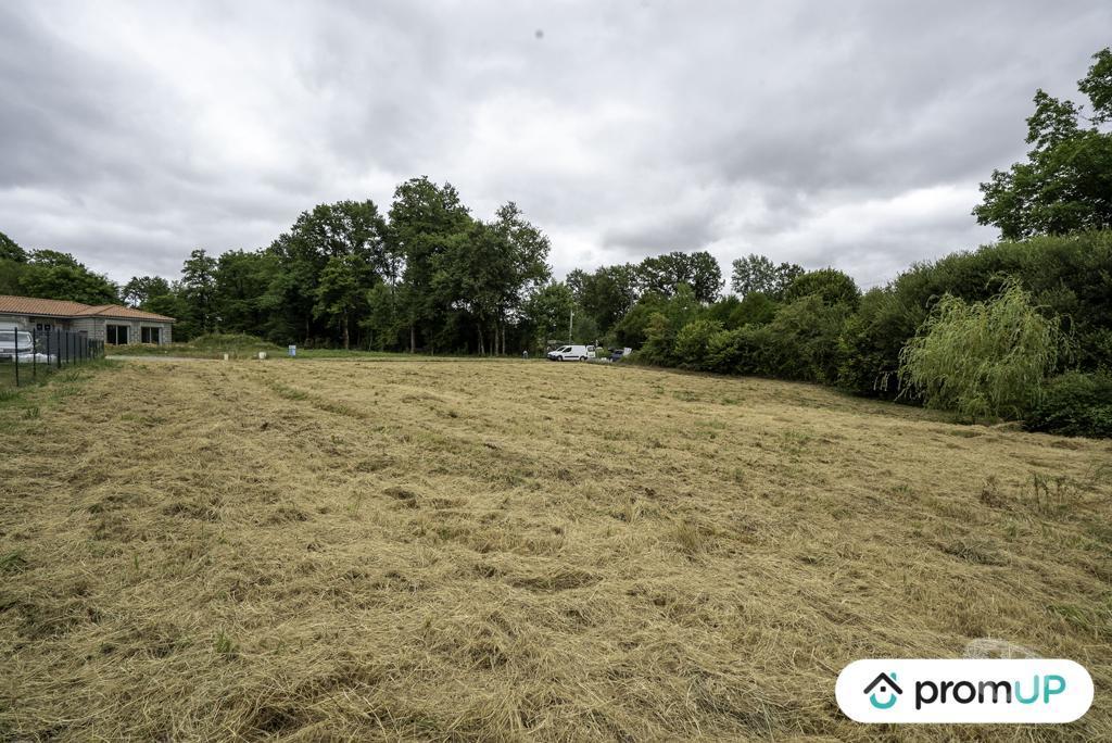 Terrain à vendre Haute-Vienne St Victurnien - 87420 - Photos Vivastreet (VT524) Terrain constructible de 1150 m²