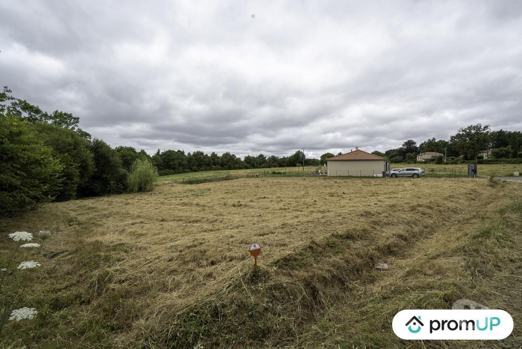 Terrain à vendre Haute-Vienne St Victurnien - 87420 - Photos Vivastreet (VT524) Terrain constructible de 1150 m²