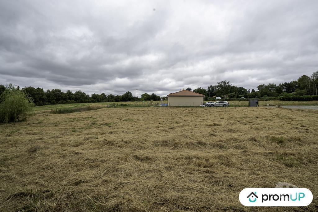 Terrain à vendre Haute-Vienne St Victurnien - 87420 - Photos Vivastreet (VT524) Terrain constructible de 1150 m²