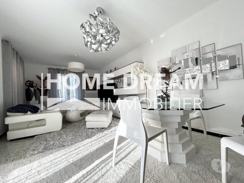 Vente Maison Var Six Fours les Plages - 83140 - Photos Vivastreet VILLA T4 plus T3 avec garage de 35 m² - SIX-FOURS-LES-PLAGES...
