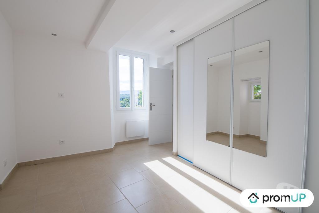 Appartements à vendre Var Callian - 83440 - Photos Vivastreet (VA750) Appartement 3 pièces de 50 m² à Callian