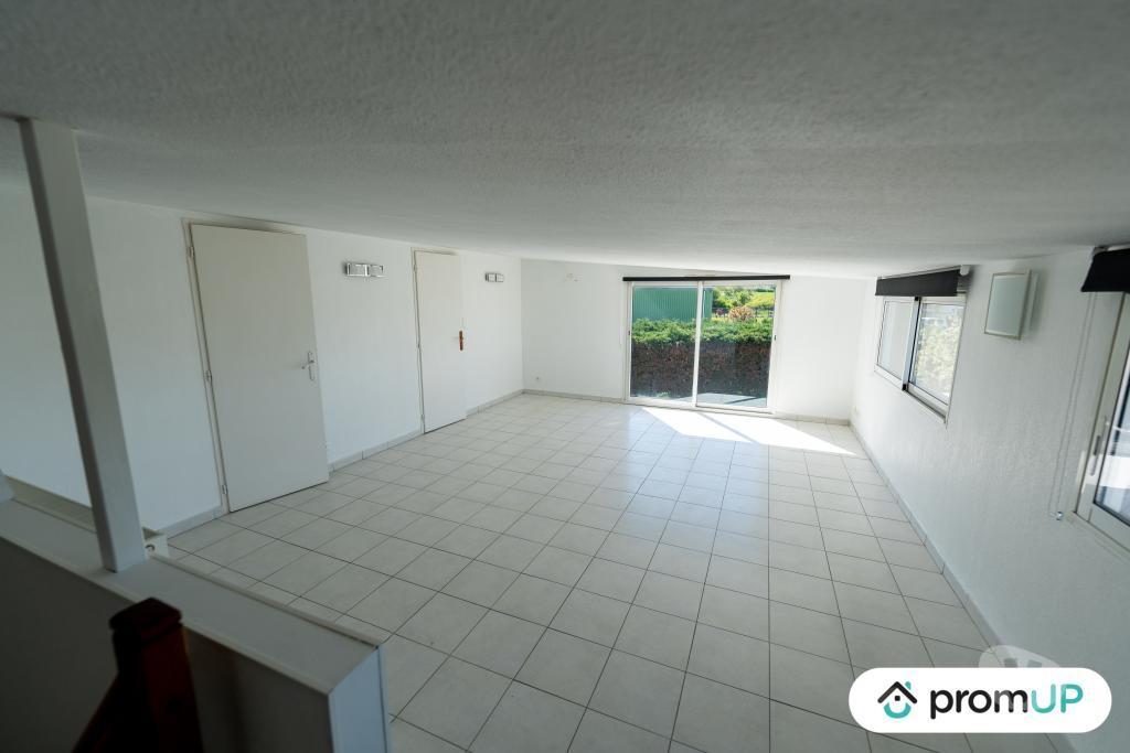 Vente Maison Puy-de-Dôme St Bonnet pres Riom - 63200 - Photos Vivastreet (V6624) Maison contemporaine de 268 m2 à SAINT-BONNET-PRÈS-RIOM