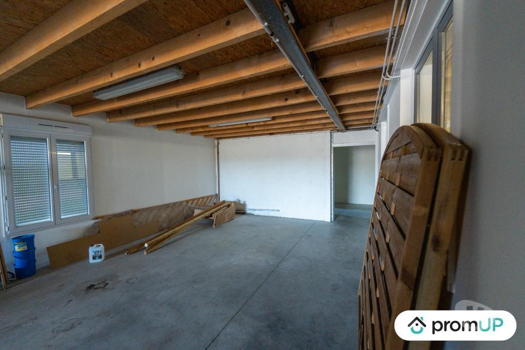 Vente Maison Puy-de-Dôme St Bonnet pres Riom - 63200 - Photos Vivastreet (V6624) Maison contemporaine de 268 m2 à SAINT-BONNET-PRÈS-RIOM