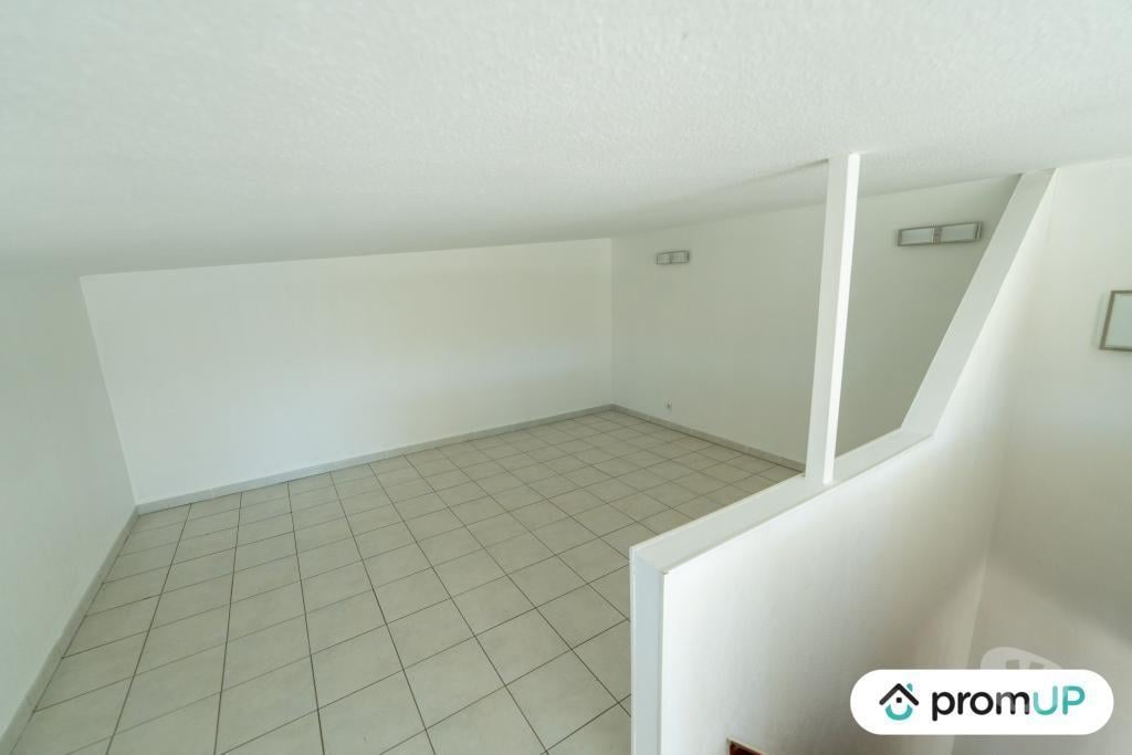 Vente Maison Puy-de-Dôme St Bonnet pres Riom - 63200 - Photos Vivastreet (V6624) Maison contemporaine de 268 m2 à SAINT-BONNET-PRÈS-RIOM