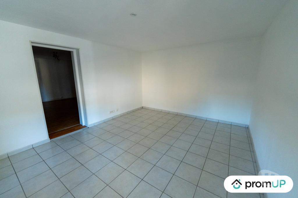 Vente Maison Puy-de-Dôme St Bonnet pres Riom - 63200 - Photos Vivastreet (V6624) Maison contemporaine de 268 m2 à SAINT-BONNET-PRÈS-RIOM