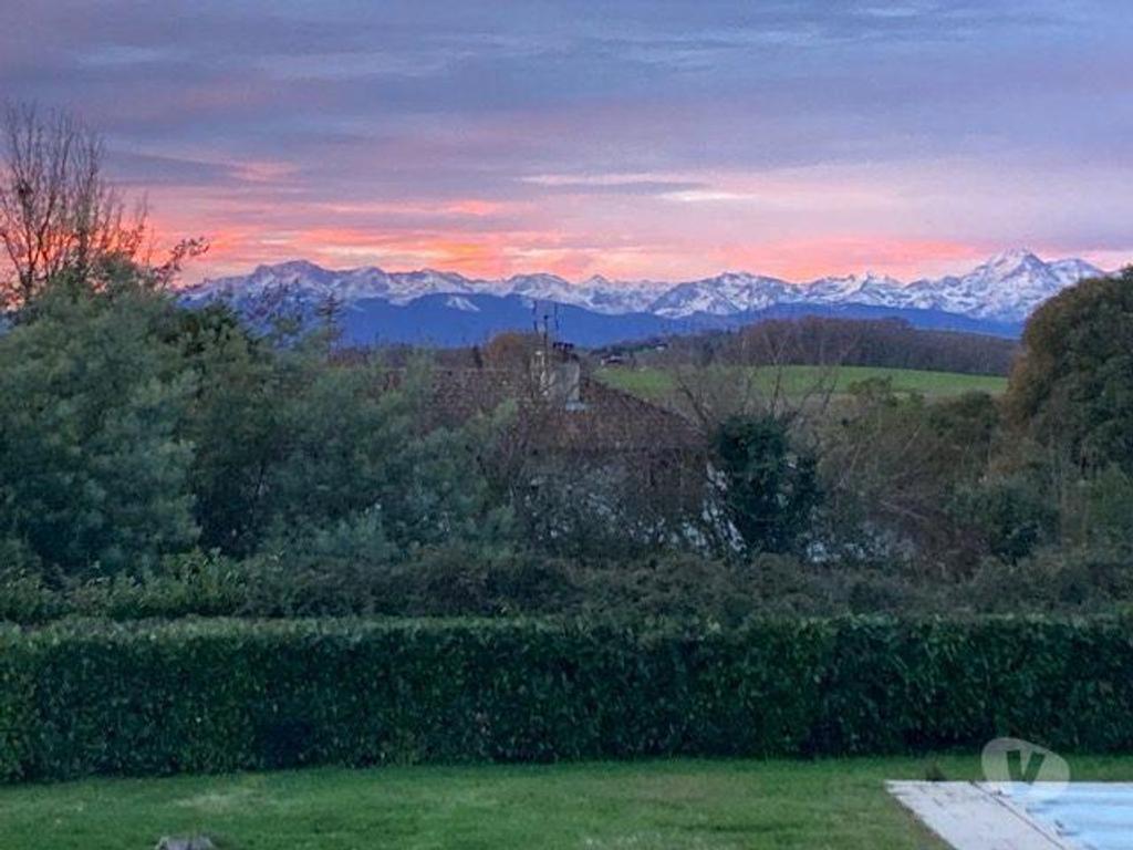 Vente Maison Hautes-Pyrénées Trie sur Baise - 65220 - Photos Vivastreet Joli maison restaurée avec piscine, vues Pyrénées, proche Tri
