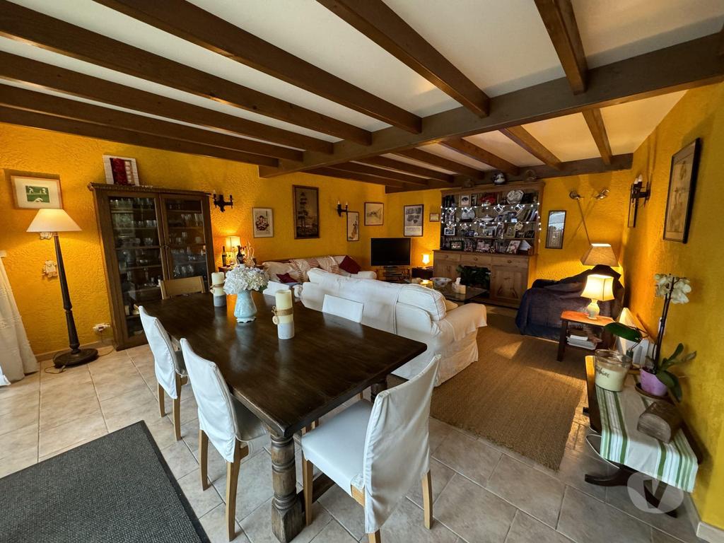 Vente Maison Hautes-Pyrénées Trie sur Baise - 65220 - Photos Vivastreet Joli maison restaurée avec piscine, vues Pyrénées, proche Tri