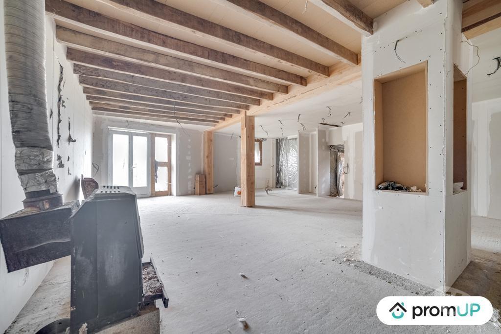 Vente Maison Haute-Vienne Chateauponsac - 87290 - Photos Vivastreet (VM940) Maison de 300 m², à finir de rénover